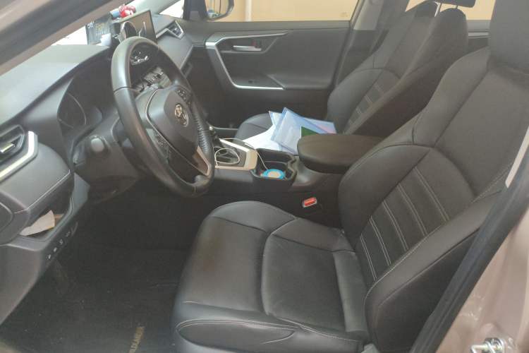 Used Toyota Wildlander 2022 Dual-Engine 2.5L E-CVT Two-Wheel Drive Prestige Edition Left Front Seat