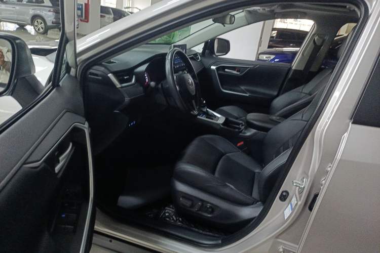 Used Toyota Wildlander 2022 2.0L CVT 4x4 Luxury PLUS Edition Left Front Seat