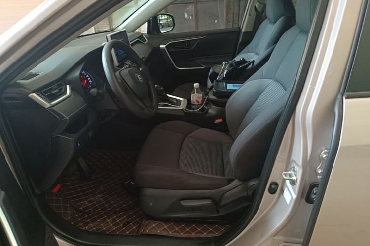 Used Toyota Wildlander 2022 Updated Version 2.0L CVT Two-Wheel Drive Leading Edition Left Front Seat