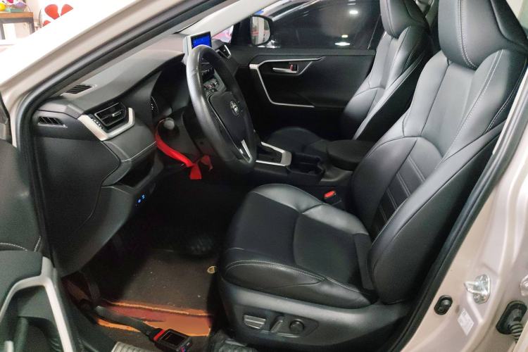 Used Toyota Wildlander 2022 2.0L CVT Two-Wheel Drive Luxury PLUS Edition Left Front Seat