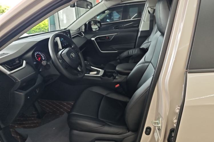 Used Toyota Wildlander 2022 Updated Version 2.0L CVT Two-Wheel Drive Leading Edition Left Front Seat