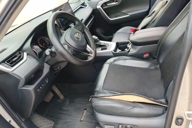 Used Toyota Wildlander 2022 2.0L CVT 4x4 Luxury PLUS Edition Left Front Seat