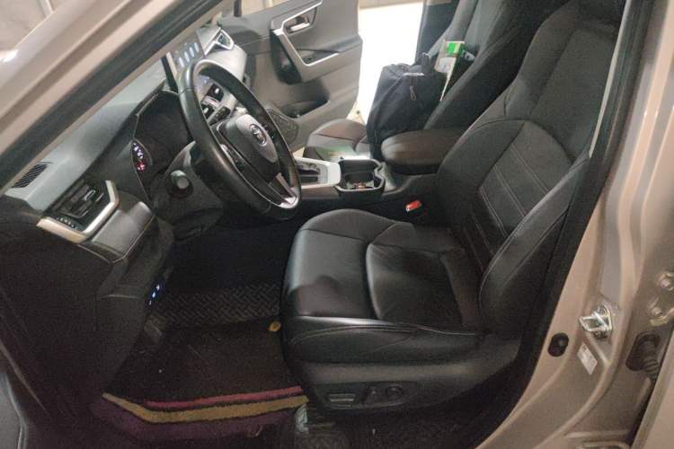 Used Toyota Wildlander 2022 2.0L CVT Two-Wheel Drive Luxury PLUS Edition Left Front Seat