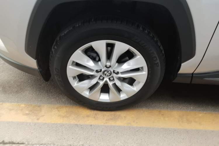 Used Toyota Wildlander 2022 Updated Version 2.0L CVT Two-Wheel Drive Leading Edition Left Front Wheel Hub