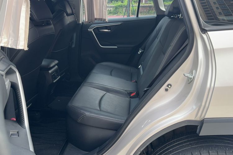 Used Toyota Wildlander 2022 Dual-Engine 2.5L E-CVT Two-Wheel Drive Urban Edition Left Rear Seat