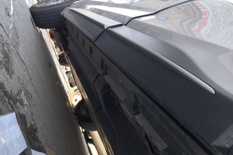 Used Toyota Wildlander 2022 2.0L CVT Two-Wheel Drive Luxury PLUS Edition Left Side Sill