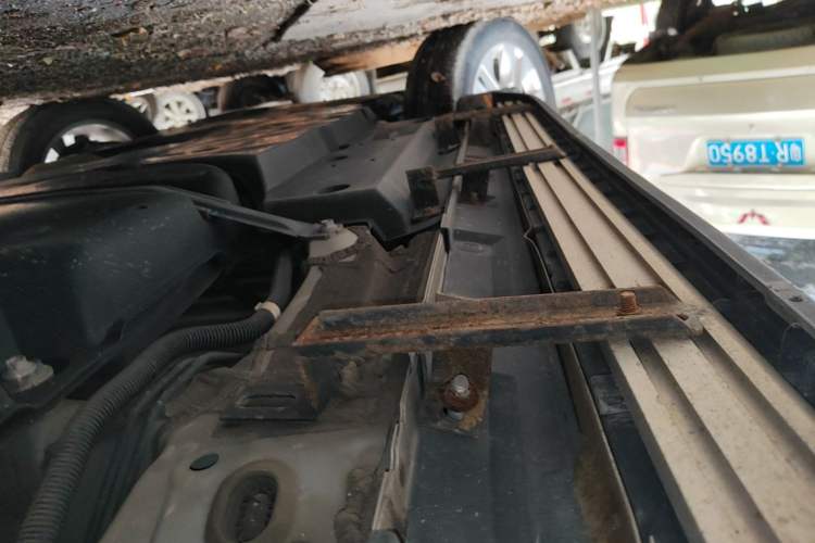 Used Toyota Wildlander 2022 Dual-Engine 2.5L E-CVT Two-Wheel Drive Urban Edition Left Side Sill