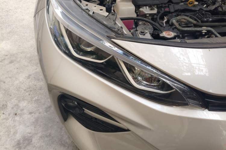 Used Toyota Wildlander 2022 Dual-Engine 2.5L E-CVT Two-Wheel Drive Prestige Edition Right Front Headlight