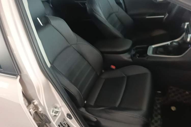 Used Toyota Wildlander 2022 2.0L CVT Two-Wheel Drive Luxury PLUS Edition Right Front Seat