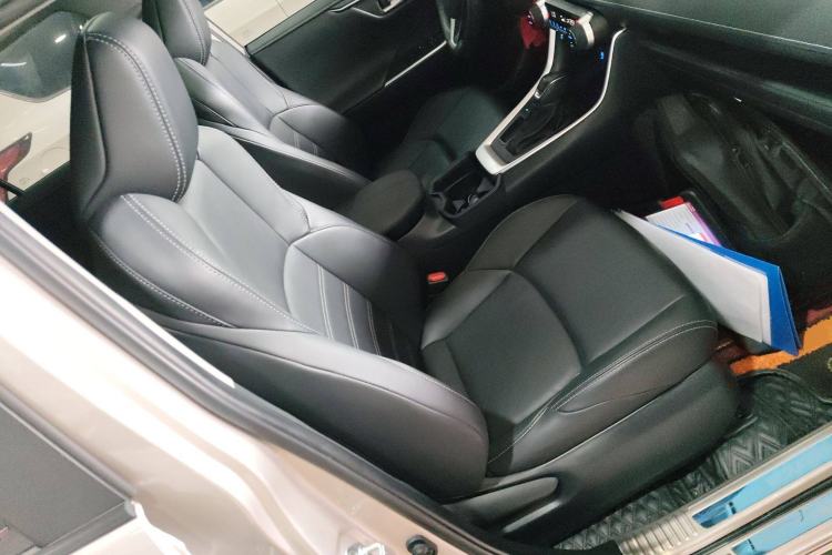 Used Toyota Wildlander 2022 2.0L CVT Two-Wheel Drive Luxury PLUS Edition Right Front Seat