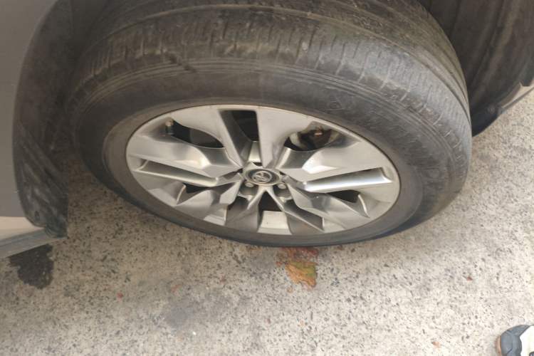 Used Toyota Wildlander 2022 Dual-Engine 2.5L E-CVT Two-Wheel Drive Prestige Edition Right Front Wheel Hub