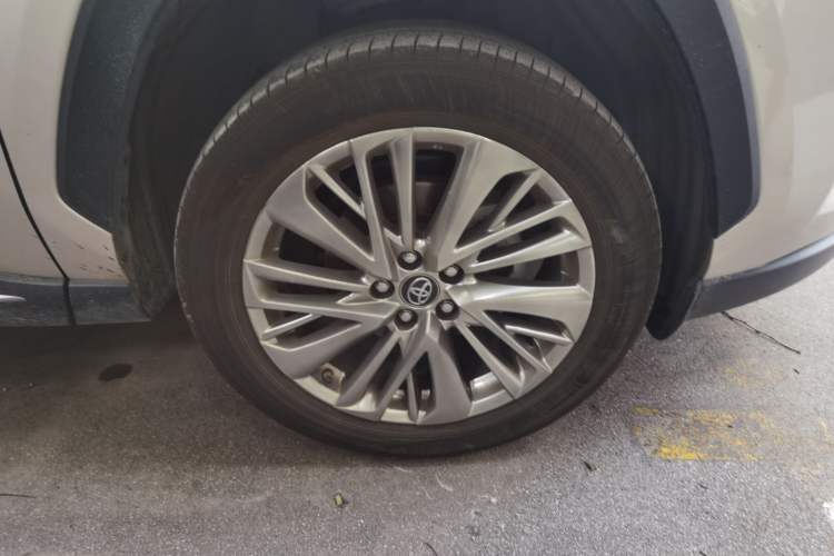 Used Toyota Wildlander 2022 2.0L CVT Two-Wheel Drive Prestige Edition Right Front Wheel Hub