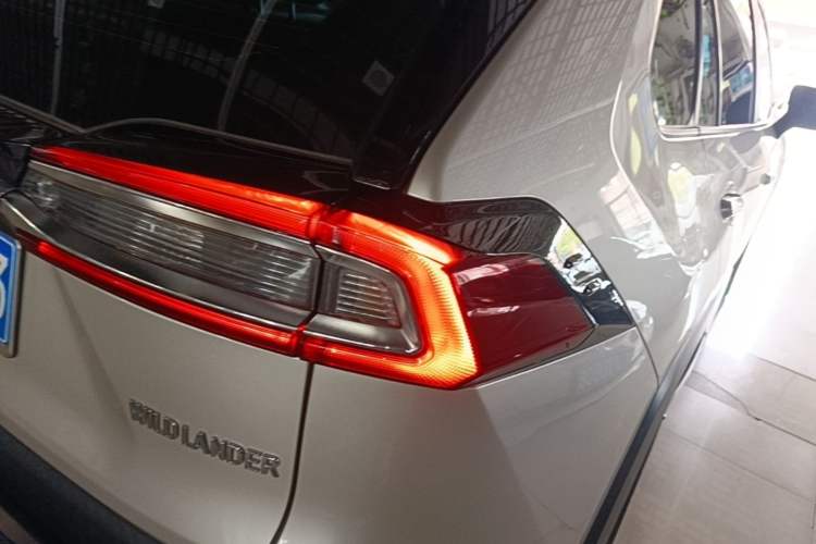 Used Toyota Wildlander 2022 2.0L CVT Two-Wheel Drive Luxury PLUS Edition Right Rear Taillight