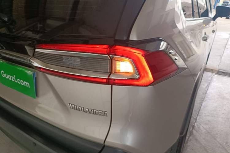 Used Toyota Wildlander 2022 Updated Version 2.0L CVT Two-Wheel Drive Leading Edition Right Rear Taillight
