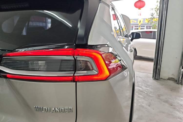 Used Toyota Wildlander 2022 Updated Version 2.0L CVT Two-Wheel Drive Leading Edition Right Rear Taillight
