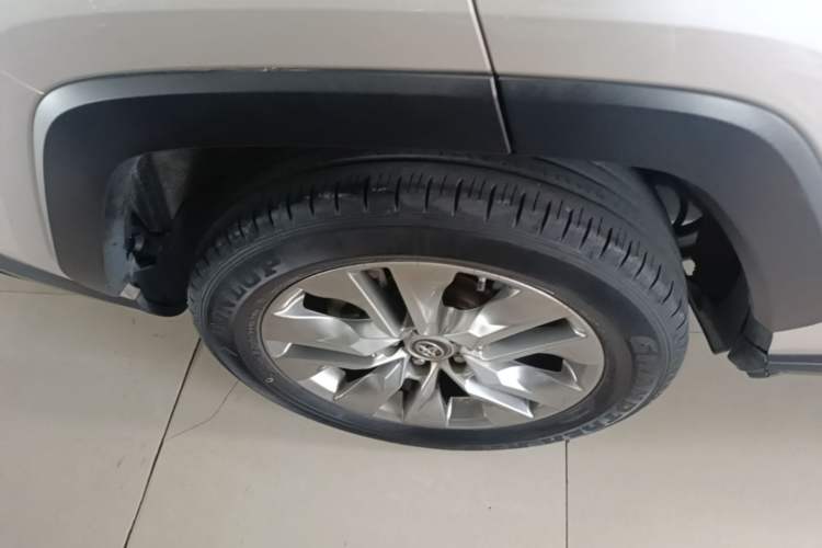 Used Toyota Wildlander 2022 2.0L CVT Two-Wheel Drive Luxury PLUS Edition Right Rear Wheel Hub