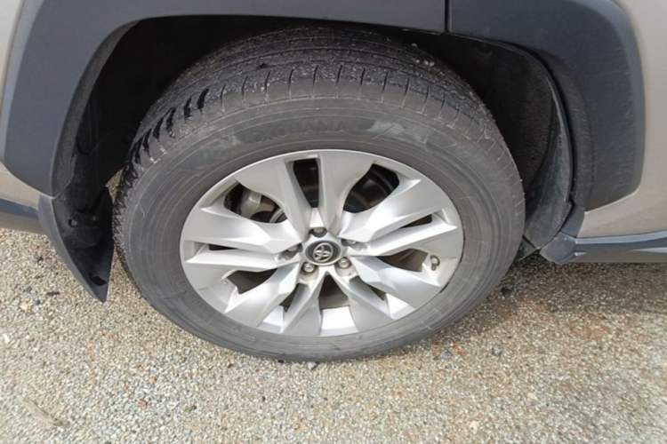 Used Toyota Wildlander 2022 Updated Version 2.0L CVT Two-Wheel Drive Leading Edition Right Rear Wheel Hub