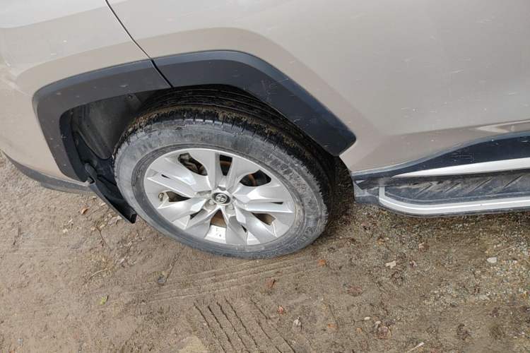 Used Toyota Wildlander 2022 Dual-Engine 2.5L E-CVT Two-Wheel Drive Urban Edition Right Rear Wheel Hub