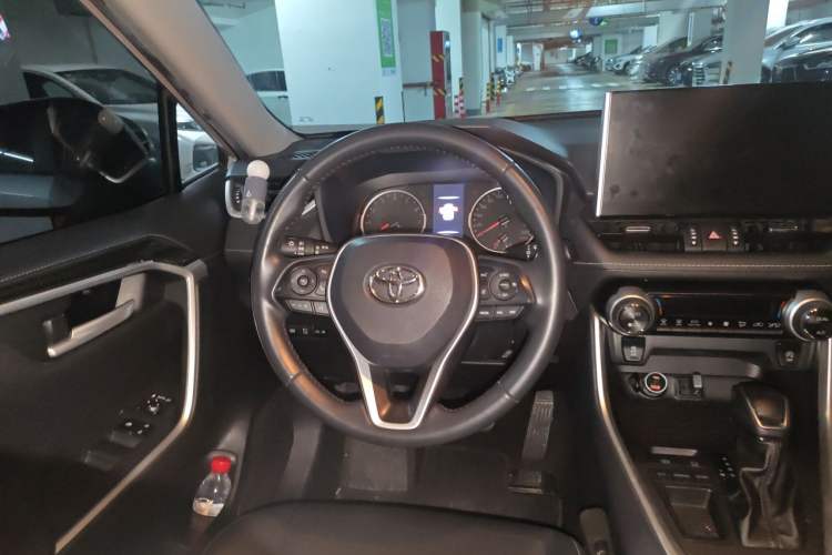 Used Toyota Wildlander 2022 2.0L CVT Two-Wheel Drive Luxury PLUS Edition Steering Wheel