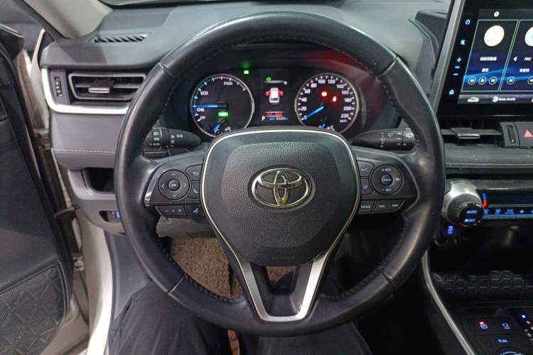 Used Toyota Wildlander 2022 Dual-Motor 2.5L E-CVT 4x4 Luxury PLUS Edition Steering Wheel