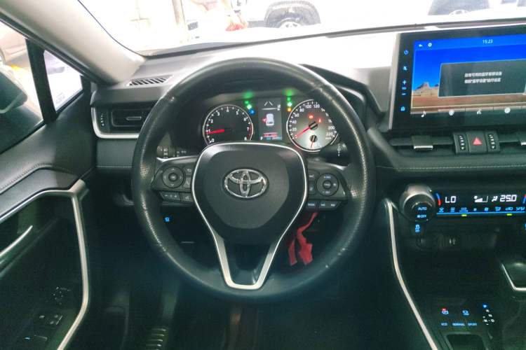 Used Toyota Wildlander 2022 2.0L CVT Two-Wheel Drive Luxury PLUS Edition Steering Wheel