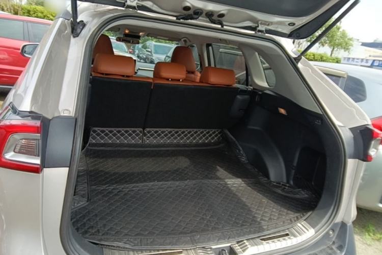 Used Toyota Wildlander 2022 Updated Version 2.0L CVT Two-Wheel Drive Leading Edition Trunk