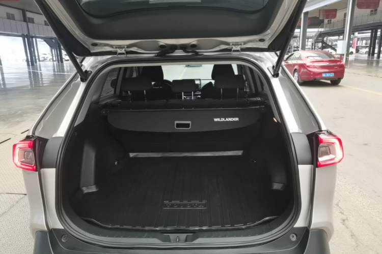Used Toyota Wildlander 2022 Updated Version 2.0L CVT Two-Wheel Drive Leading Edition Trunk