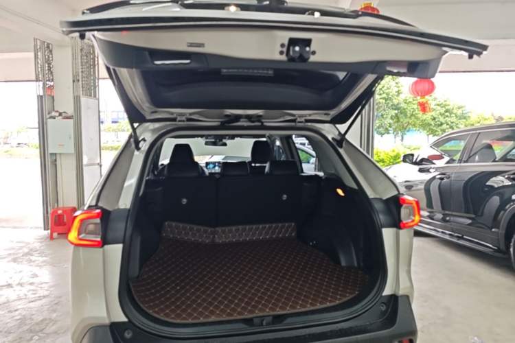 Used Toyota Wildlander 2022 Updated Version 2.0L CVT Two-Wheel Drive Leading Edition Trunk