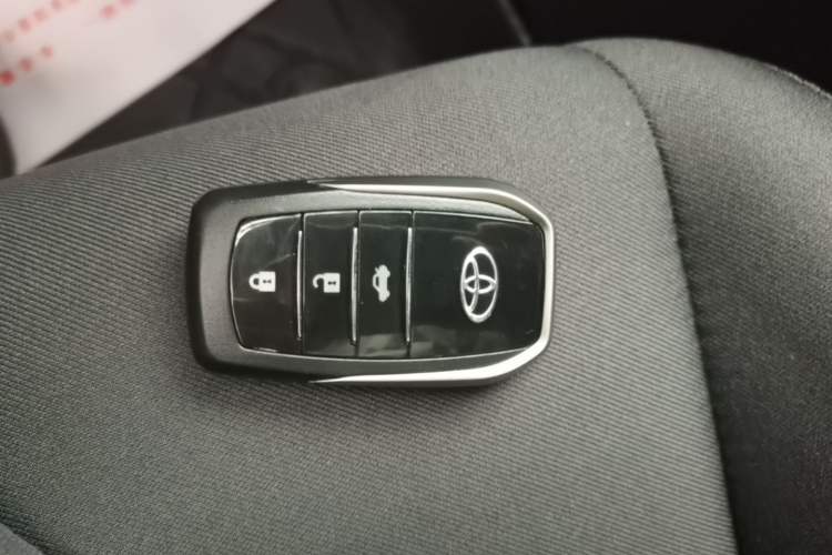 Used Toyota Wildlander 2022 Updated Version 2.0L CVT Two-Wheel Drive Leading Edition Vehicle Key