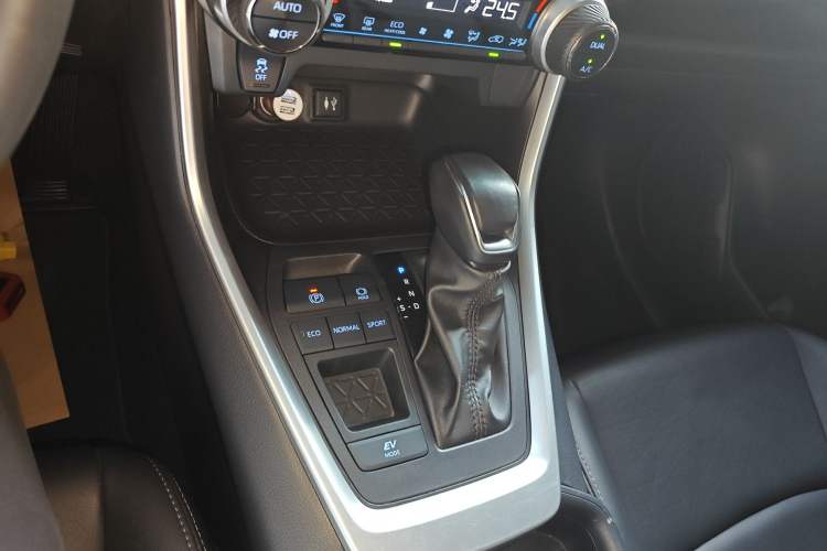 Used Toyota Wildlander 2022 Dual-Engine 2.5L E-CVT Two-Wheel Drive Luxury PLUS Edition Gear Lever