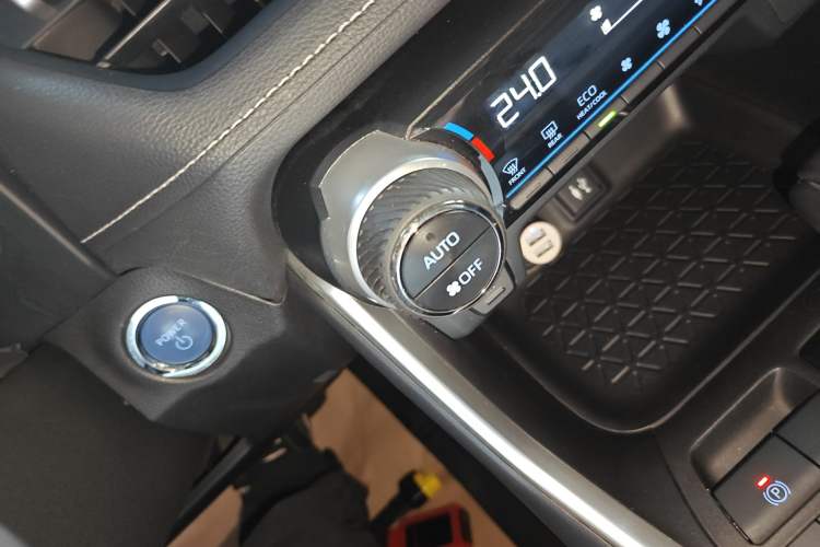Used Toyota Wildlander 2022 Dual-Engine 2.5L E-CVT Two-Wheel Drive Luxury PLUS Edition Interior 1