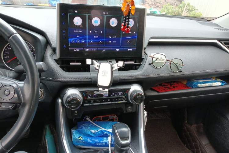 Used Toyota Wildlander 2022 2.0L CVT Two-Wheel Drive Luxury Edition Audio And AC Panel