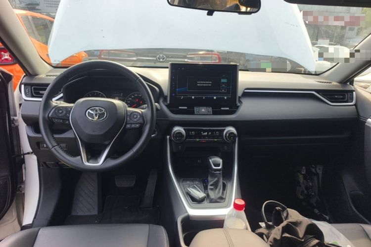 Used Toyota Wildlander 2022 2.0L CVT Two-Wheel Drive Luxury PLUS Edition Center Console