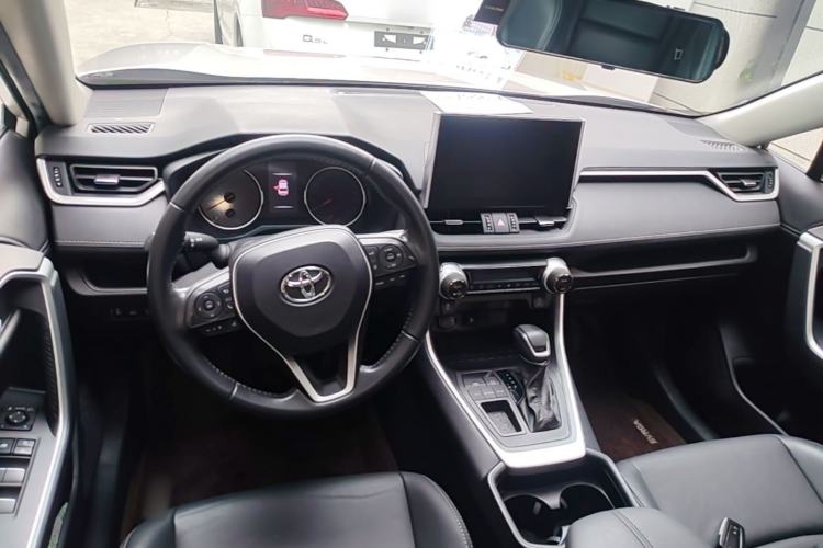 Used Toyota Wildlander 2022 2.0L CVT Two-Wheel Drive Luxury PLUS Edition Center Console