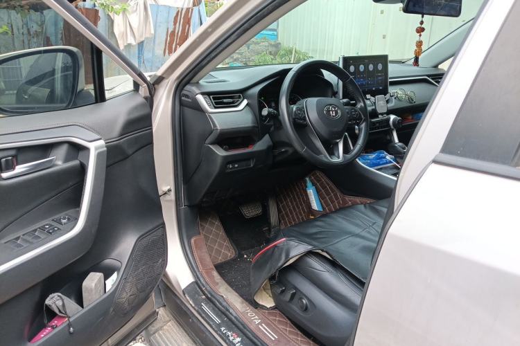 Used Toyota Wildlander 2022 2.0L CVT Two-Wheel Drive Luxury Edition Driver Seat