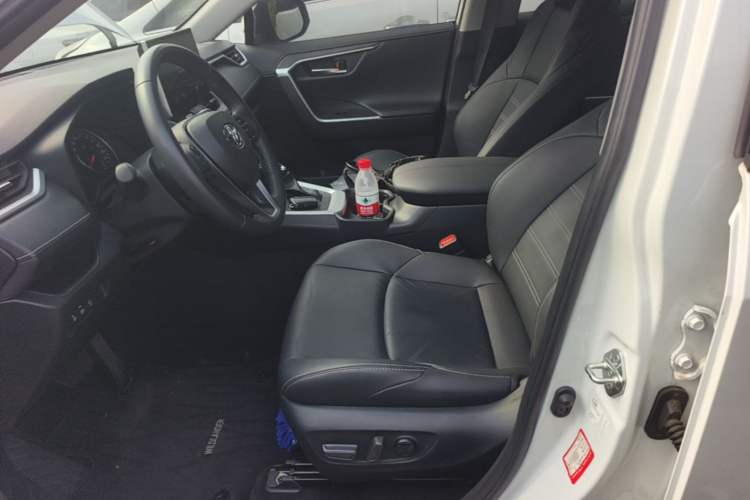 Used Toyota Wildlander 2022 2.0L CVT Two-Wheel Drive Luxury PLUS Edition Left Front Seat