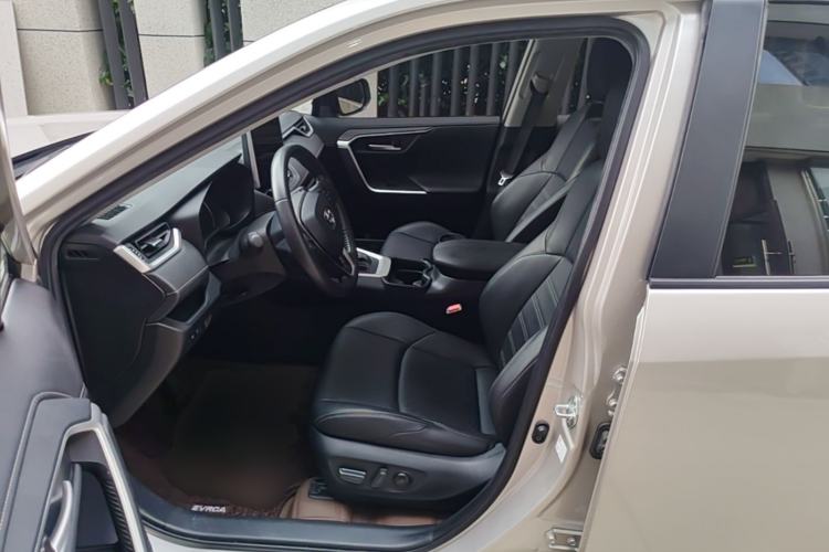Used Toyota Wildlander 2022 2.0L CVT Two-Wheel Drive Luxury PLUS Edition Left Front Seat