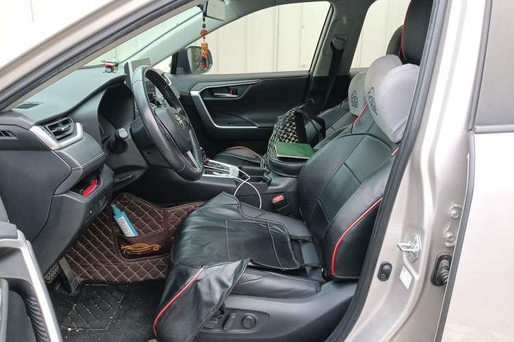 Used Toyota Wildlander 2022 2.0L CVT Two-Wheel Drive Luxury Edition Left Front Seat