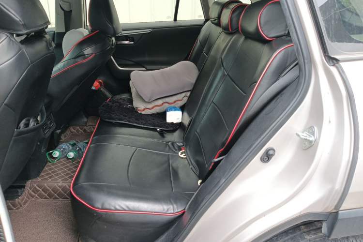 Used Toyota Wildlander 2022 2.0L CVT Two-Wheel Drive Luxury Edition Left Rear Seat