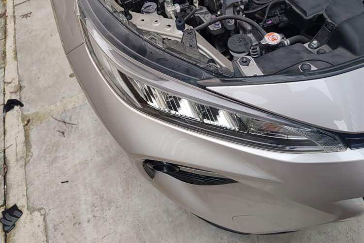 Used Toyota Wildlander 2022 2.0L CVT Two-Wheel Drive Luxury PLUS Edition Right Front Headlight