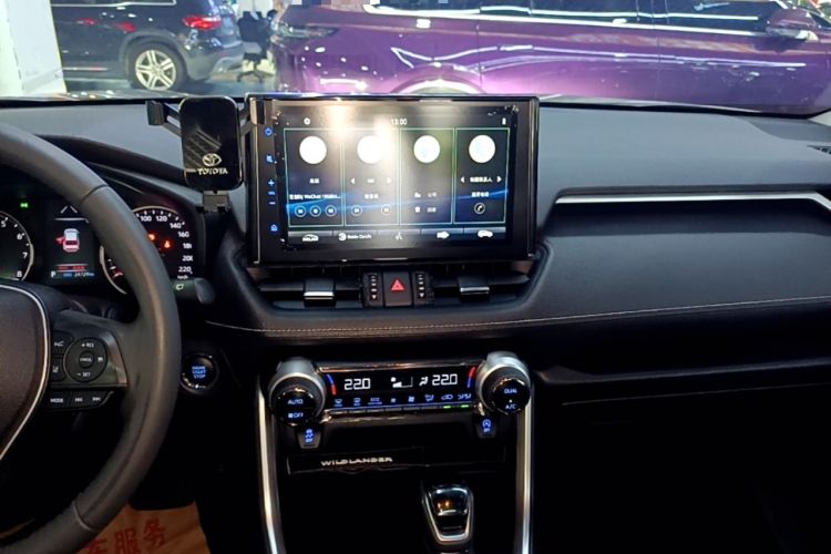 Used Toyota Wildlander 2022 2.0L CVT Two-Wheel Drive Luxury PLUS Edition Audio And AC Panel