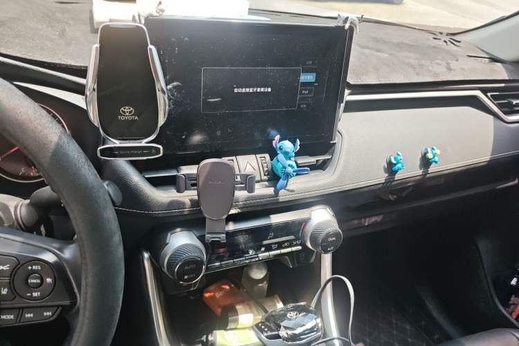 Used Toyota Wildlander 2022 2.0L CVT 4x4 Luxury PLUS Edition Audio And AC Panel