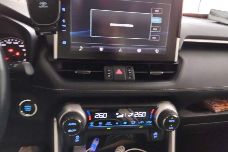 Used Toyota Wildlander 2022 2.0L CVT Two-Wheel Drive Luxury PLUS Edition Audio And AC Panel