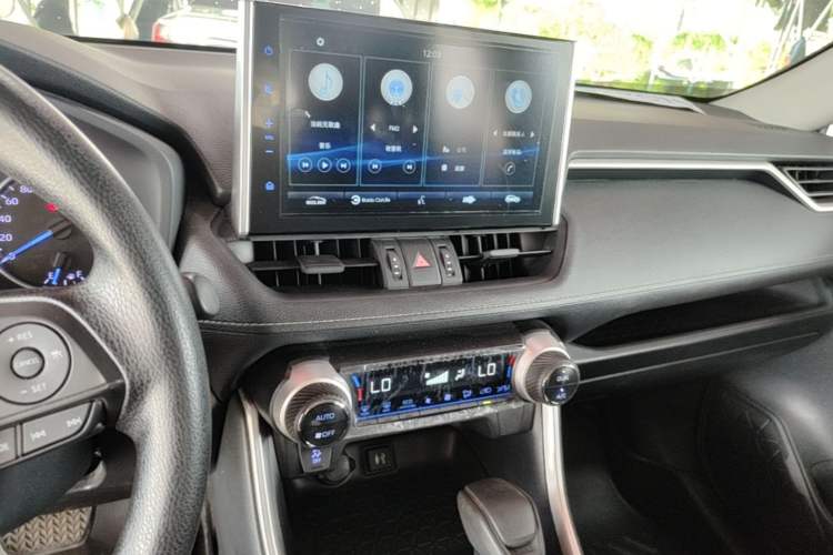 Used Toyota Wildlander 2022 Dual-Engine 2.5L E-CVT Two-Wheel Drive Luxury Edition Audio And AC Panel