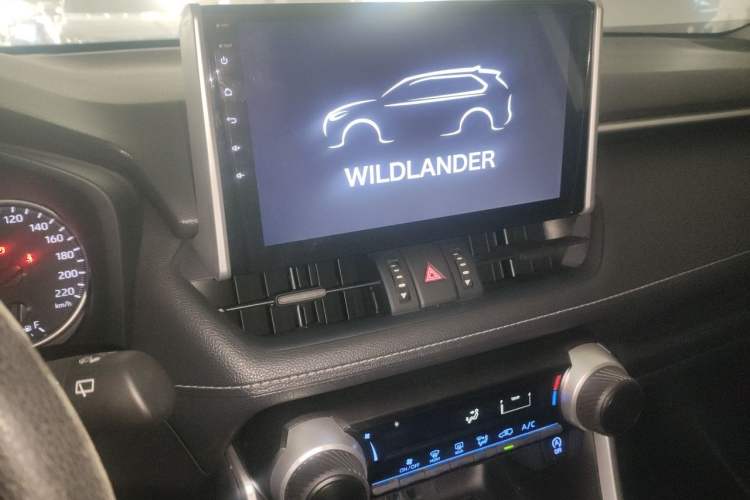 Used Toyota Wildlander 2022 Updated Version 2.0L CVT Two-Wheel Drive Leading Edition Audio And AC Panel