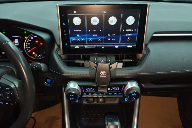 Used Toyota Wildlander 2022 2.0L CVT Two-Wheel Drive Luxury Edition Audio And AC Panel