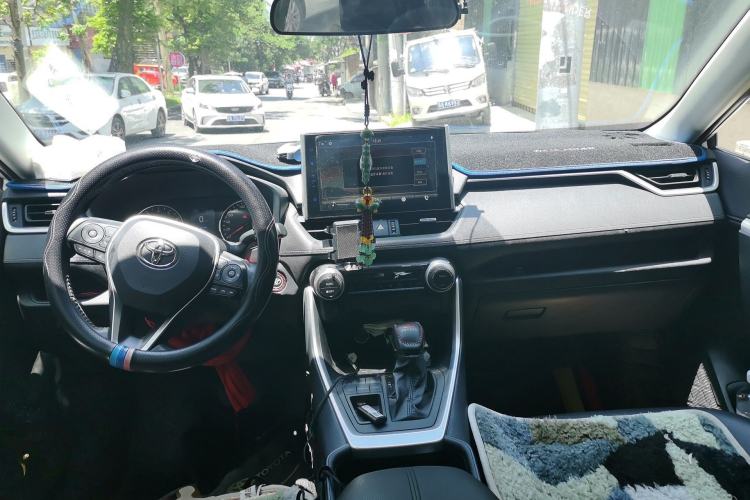 Used Toyota Wildlander 2022 2.0L CVT Two-Wheel Drive Luxury PLUS Edition Center Console