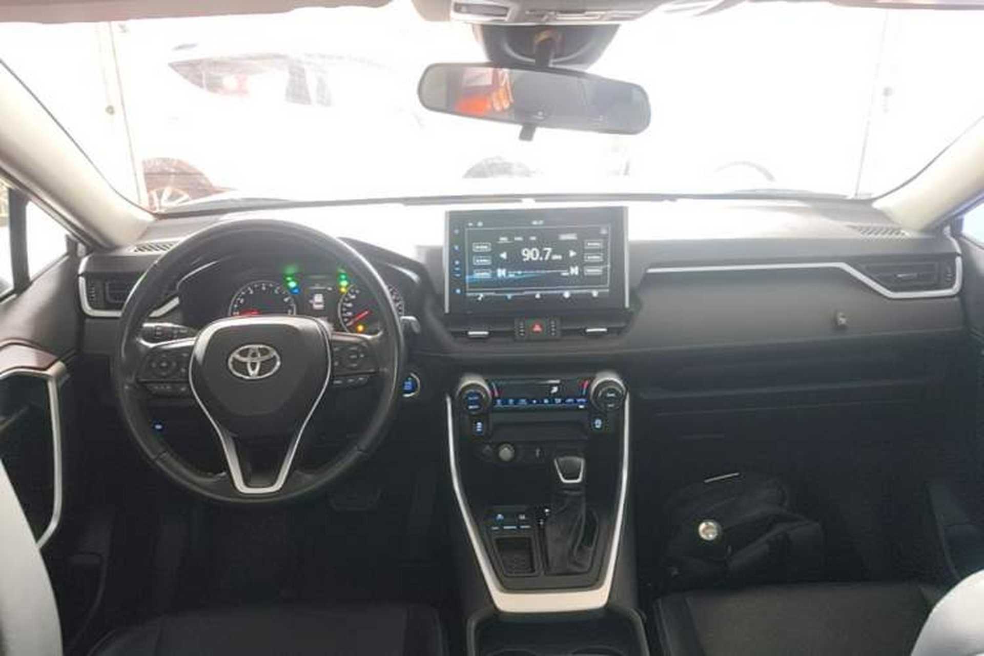 Used Toyota Wildlander 2022 2.0L CVT Two-Wheel Drive Luxury Edition Center Console