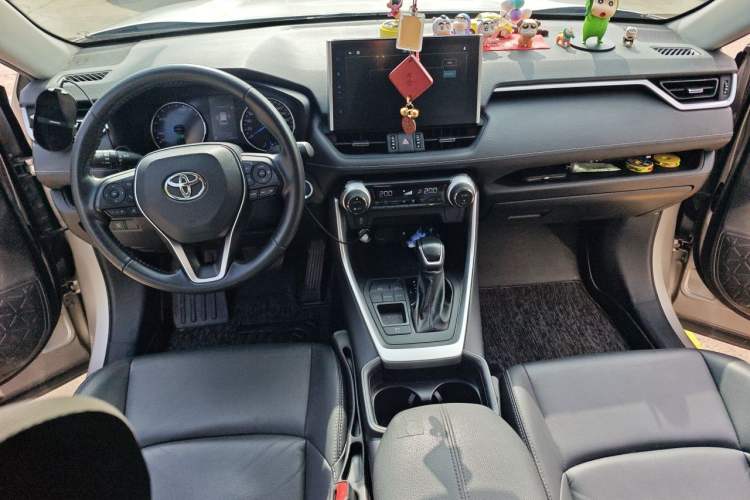 Used Toyota Wildlander 2022 Dual-Engine 2.5L E-CVT Two-Wheel Drive Luxury PLUS Edition Center Console