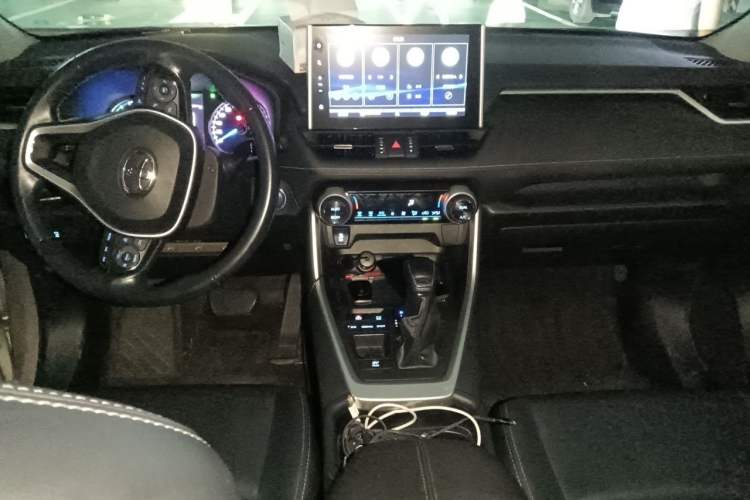 Used Toyota Wildlander 2022 Dual-Engine 2.5L E-CVT Two-Wheel Drive Luxury PLUS Edition Center Console